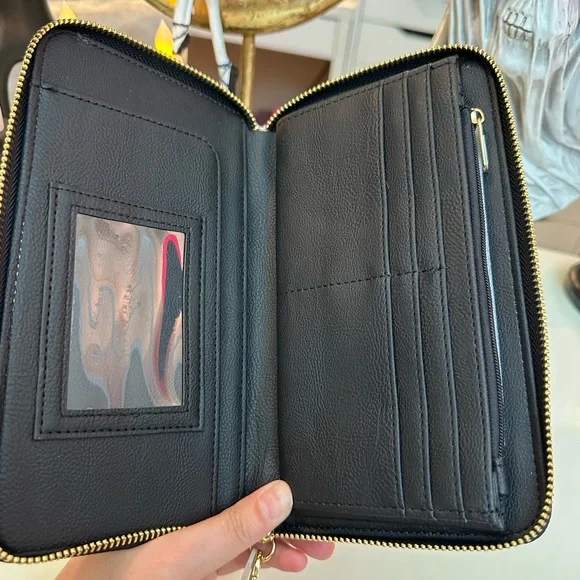 NEW Betsey Johnson Skulls XOZipp Black/Multi Wristlet Wallet - Picture 6 of 6